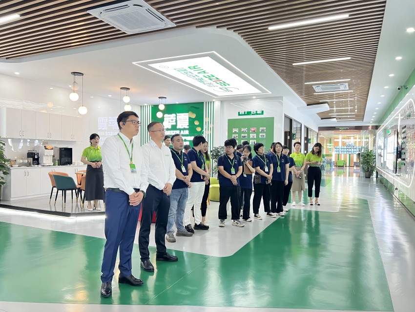 参观交流1(1).jpg